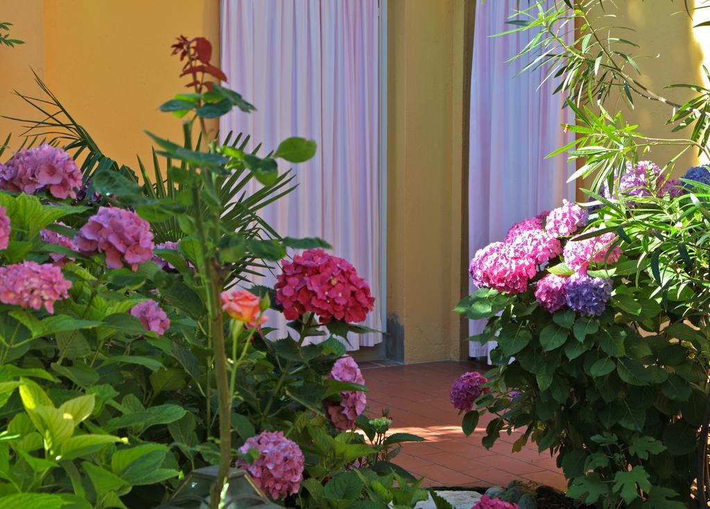 Hotel San Filis Сан Феличе дел Бенако Екстериор снимка