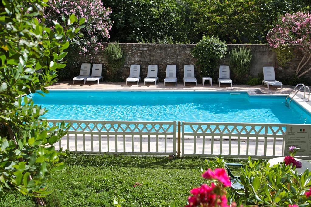 Hotel San Filis Сан Феличе дел Бенако Екстериор снимка