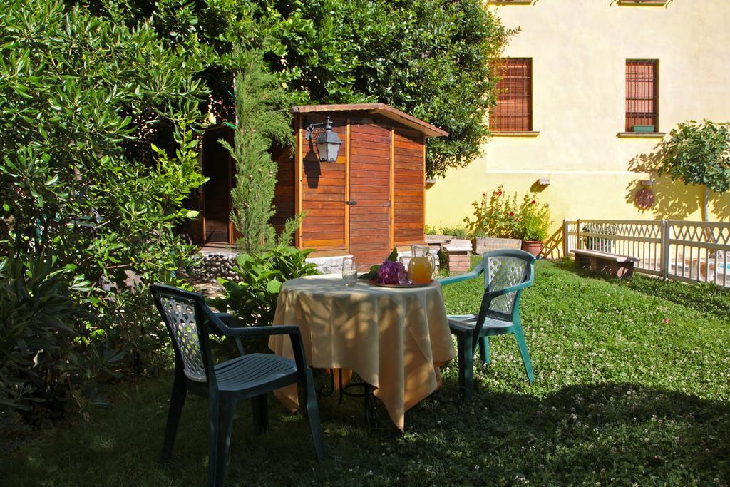 Hotel San Filis Сан Феличе дел Бенако Екстериор снимка