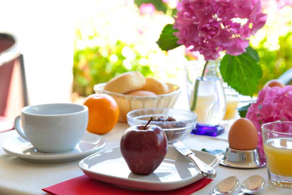 Hotel San Filis Сан Феличе дел Бенако Екстериор снимка