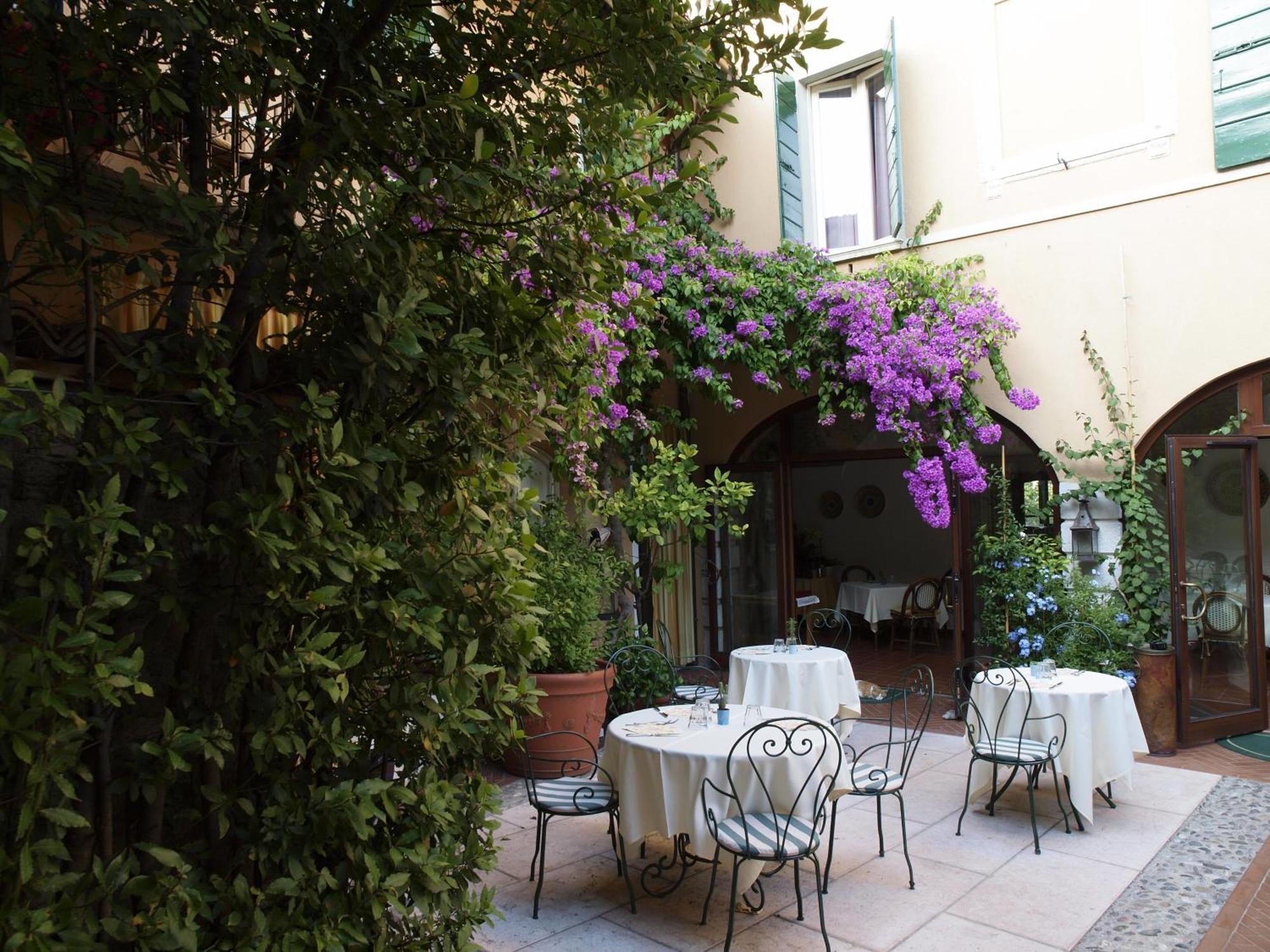 Hotel San Filis Сан Феличе дел Бенако Екстериор снимка