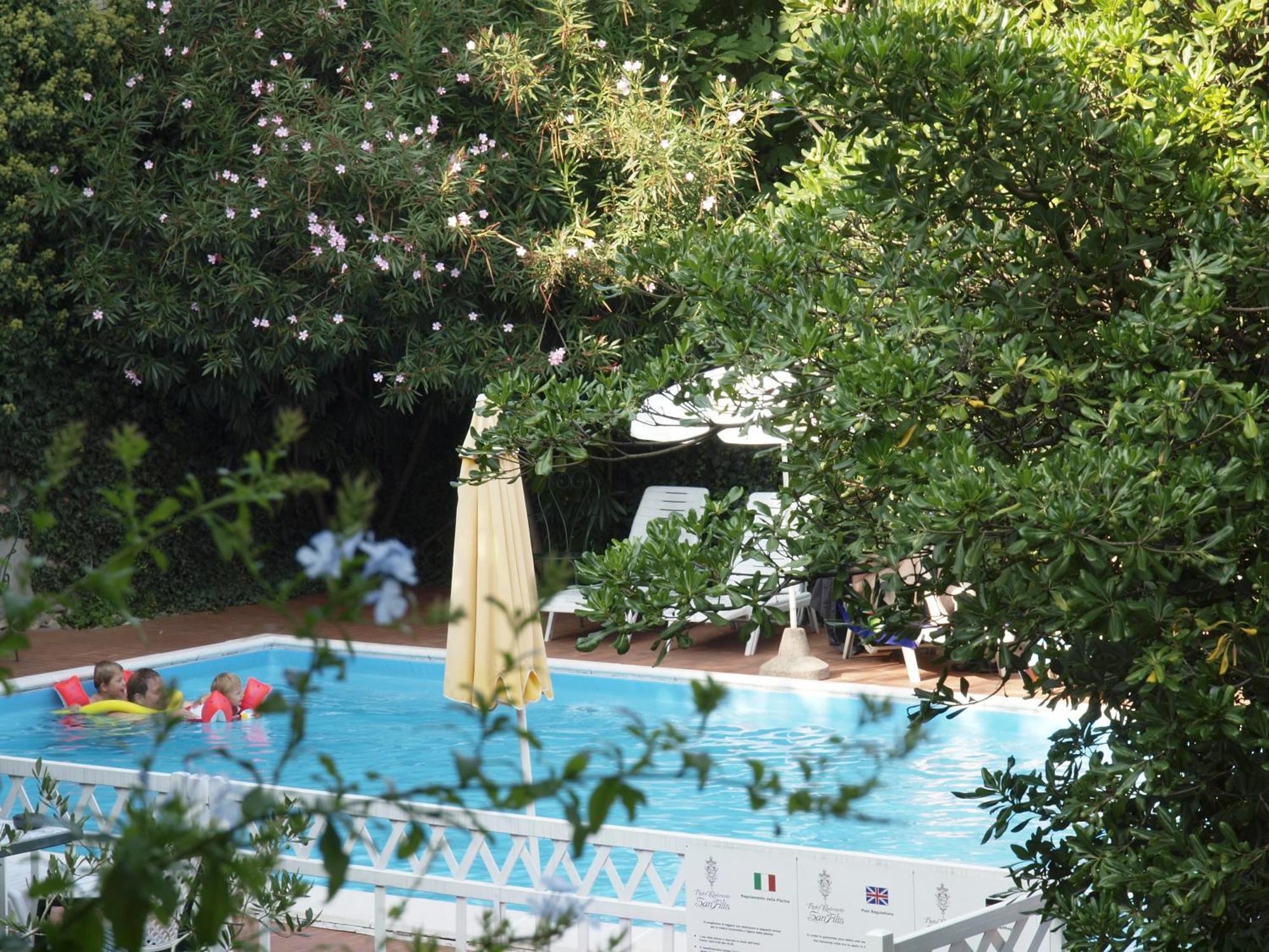 Hotel San Filis Сан Феличе дел Бенако Екстериор снимка