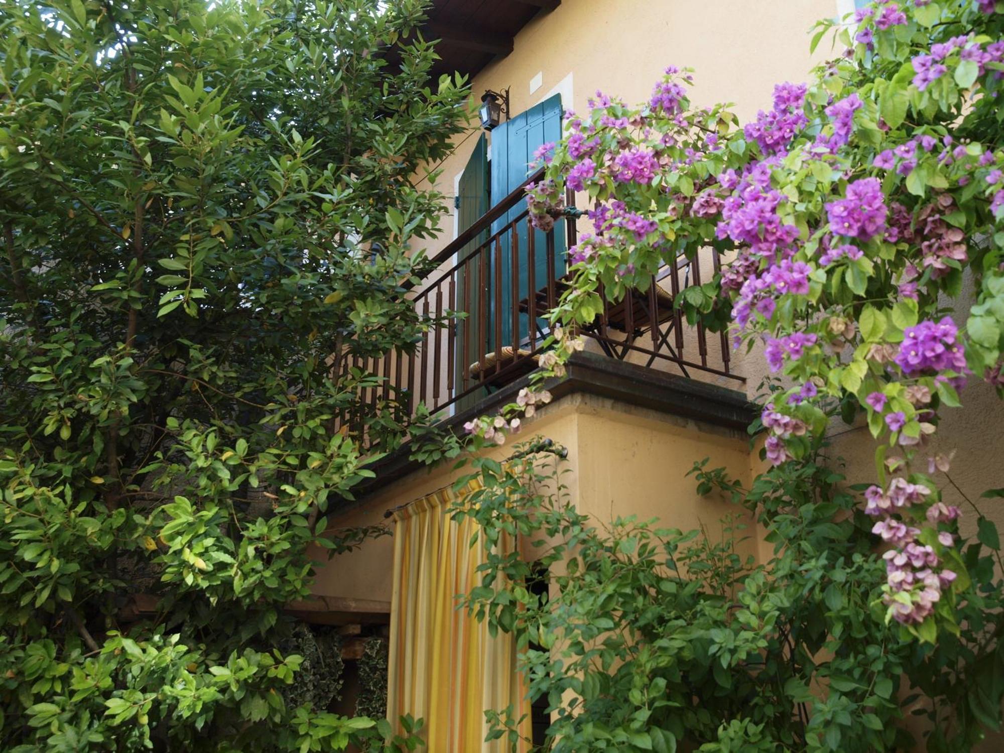Hotel San Filis Сан Феличе дел Бенако Екстериор снимка