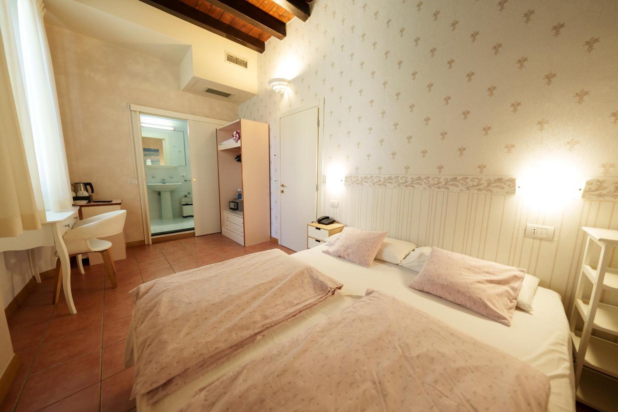 Hotel San Filis Сан Феличе дел Бенако Екстериор снимка